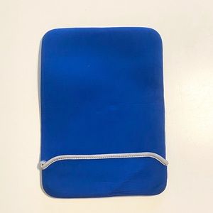 🌟 NWOT Blue Neoprene 13” Laptop Sleeve